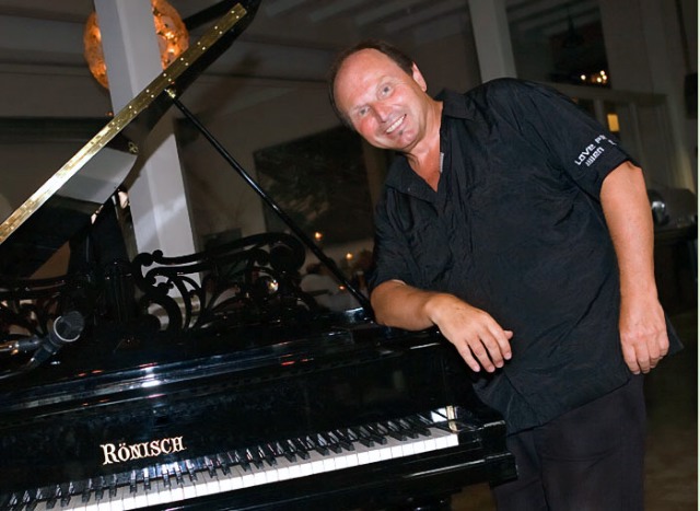Alleinunterhalter,Pianist,Klavier,Barpiano,Tegernsee,Chiemsee,Bad Aibling,M&uuml;nchen,Hochzeitsmusik,Rosenheim,Wasserburg,Kufstein,Bad Feilnbach